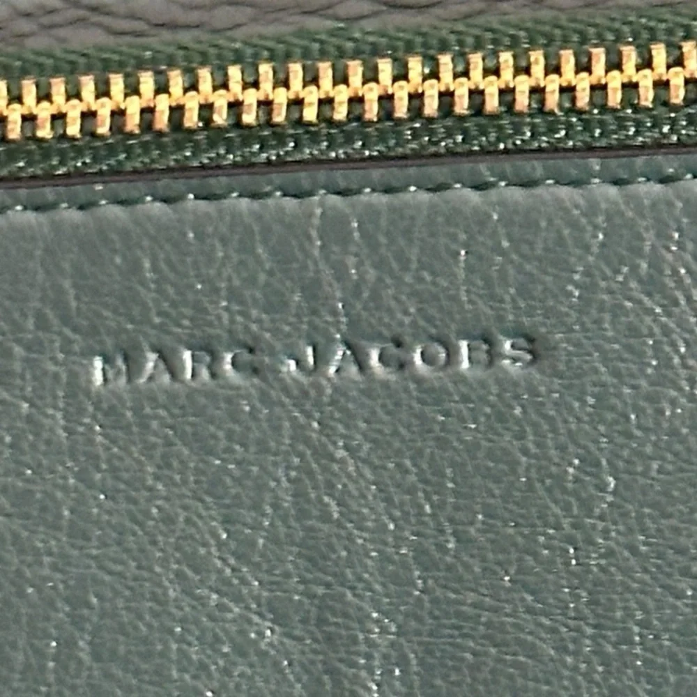 MARC JACOBS Recruit Continental Tri-fold Green Leather Wallet